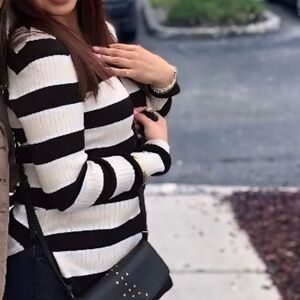 Hippie Rose brand. Light sweater, size medium